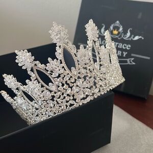 Crystal pageant crown/taira